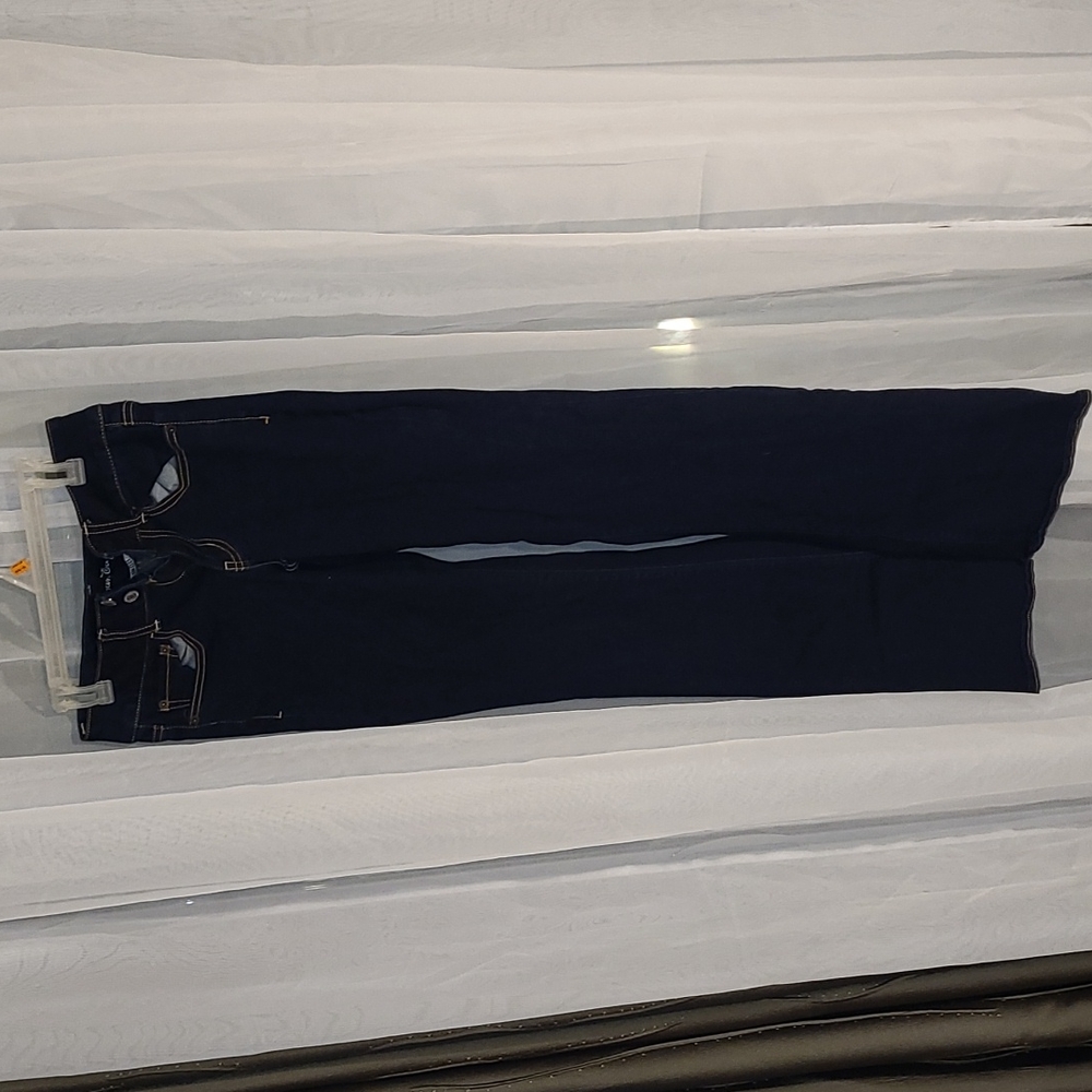 Women's American eagle super stretched dark blue jeans size 6 long.